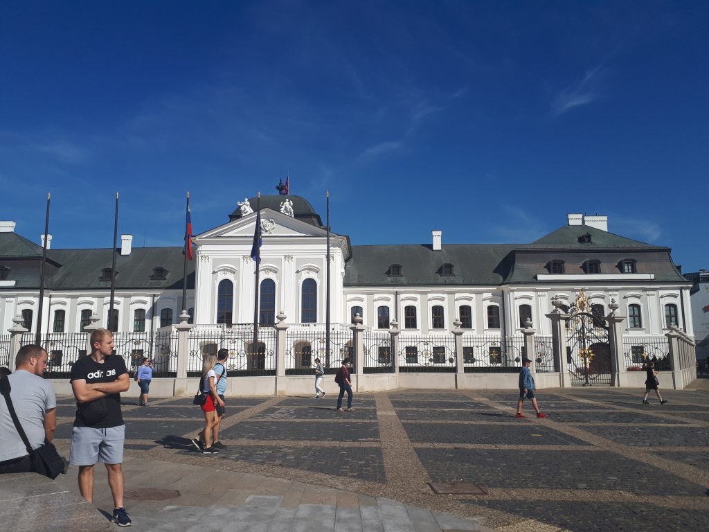 Grasalkovičův palác na Hodžově náměstí.