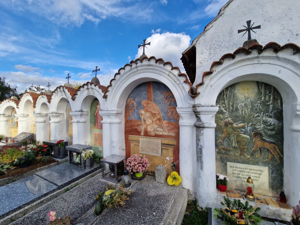 Kapličkový hřbitov je v naší zemi vskutku unikátní.