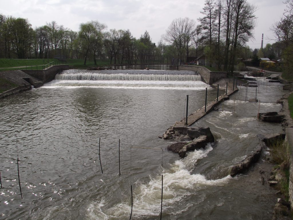 Vojenský splav a vodácký areál na řece Opavě ve stejnojmenném městě.