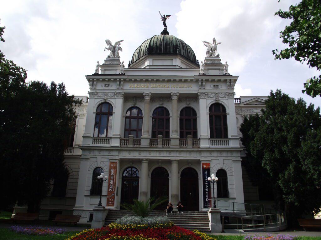 Hlavní budova Slezského zemského muzea.