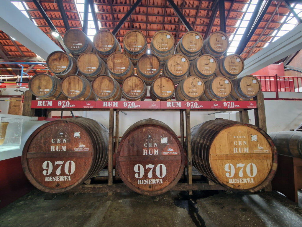 Navštivte Rum factory, kde se vyrábí tradiční Madeirský rum.