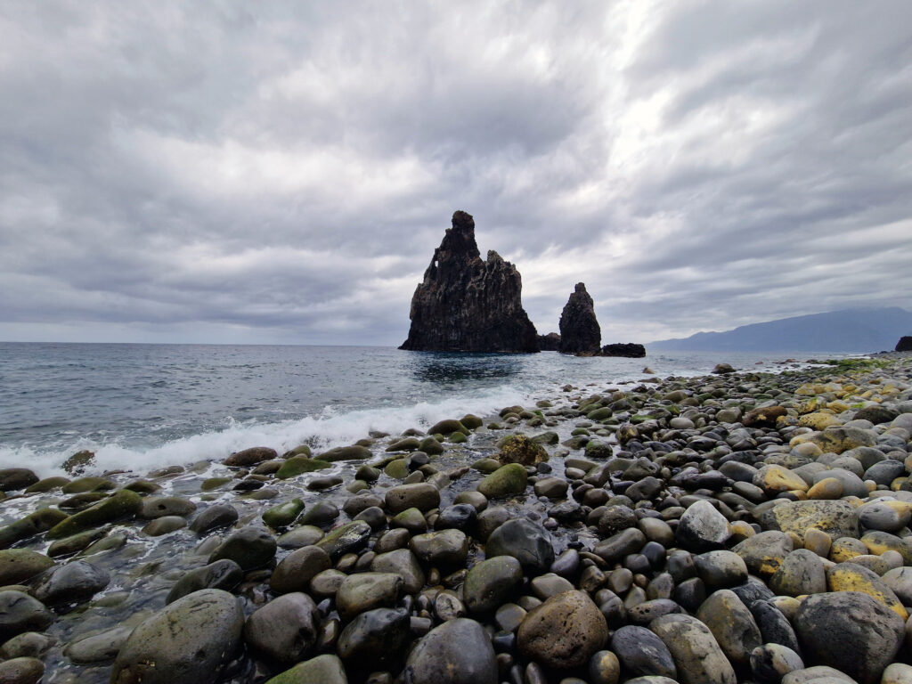 Madeira je na obklopena útesy převážně na severu.