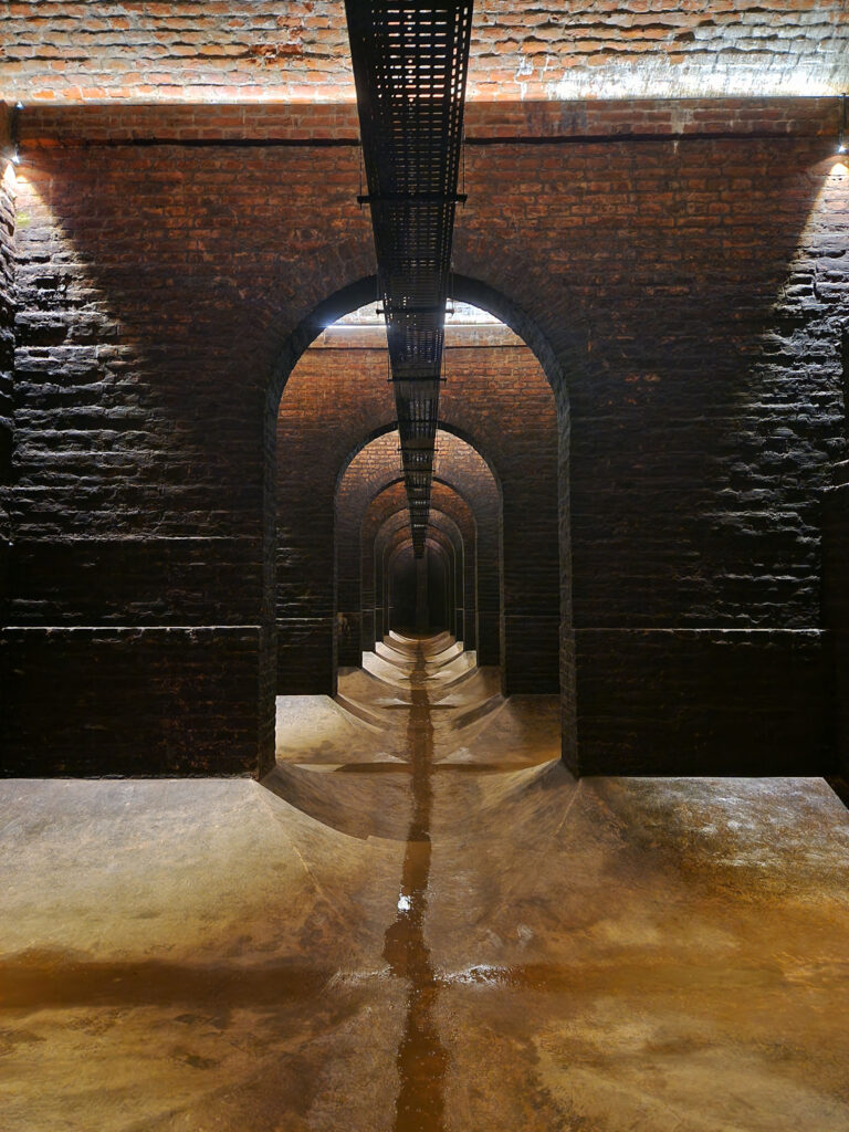 Nejstarší vodojem má klenbovou podlahu.