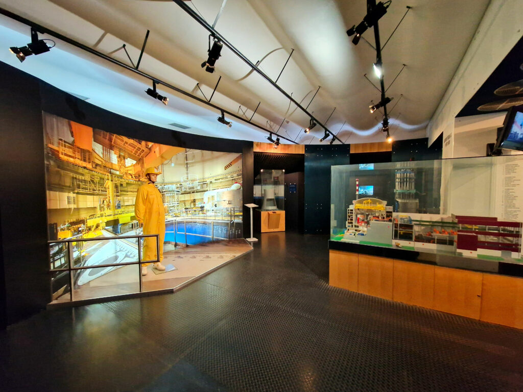 Temelín má návštěvnické centrum s bohatou expozicí.