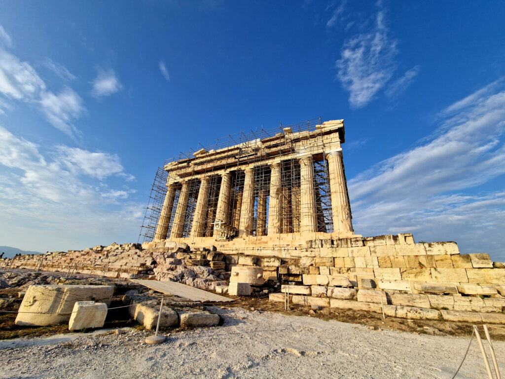 Akropolis formovala identitu a význam Athén.