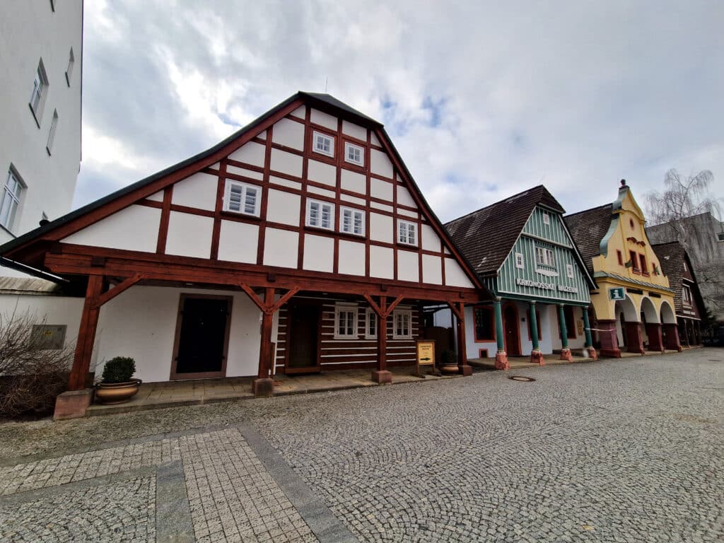 Historické domy v centru Vrchlabí.