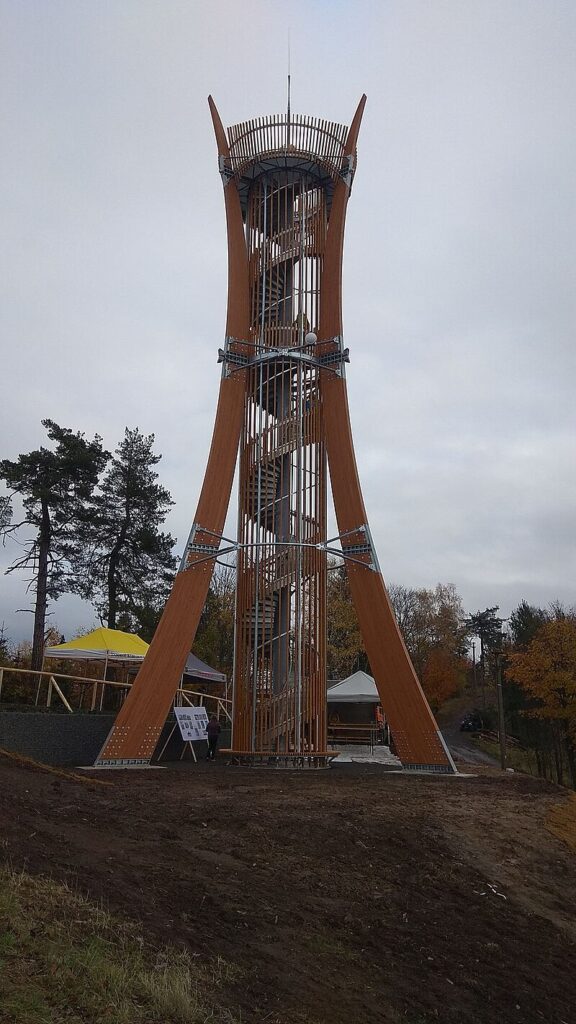 Zajímavá stavba. Co říkáte?