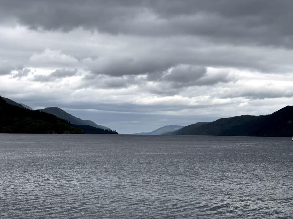 Ve Fort Augustus je také nádherný výhled na jezero Loch Ness.