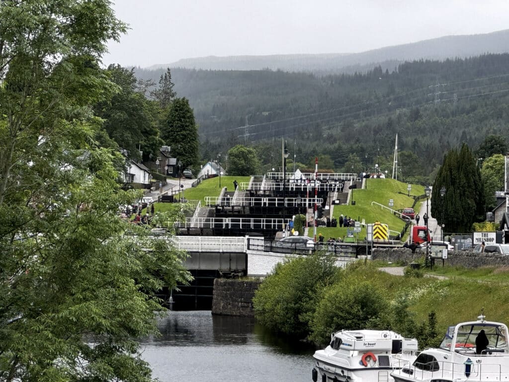 Lodní schody ve Fort Augustus jsou unikátní technickou památkou