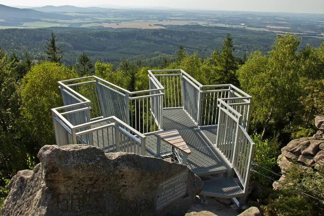 V Novohradských horách na vás čeká vyhlídka Mandelstein